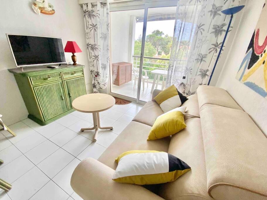 Aquarine Piscine Acces Plage Apartment Saint-Raphaël Екстериор снимка