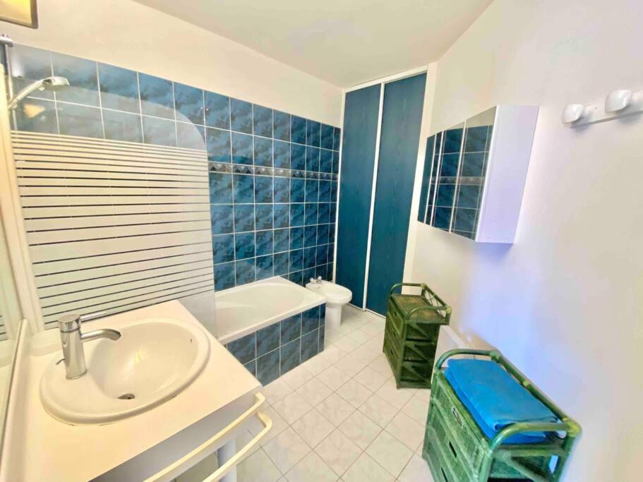 Aquarine Piscine Acces Plage Apartment Saint-Raphaël Екстериор снимка